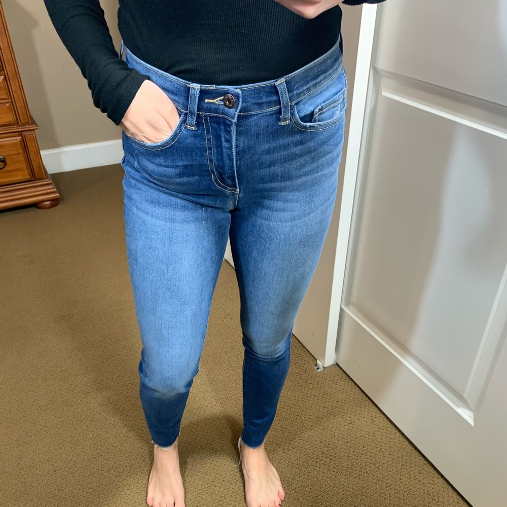 Sneak peek mid rise jeans - size 1/25